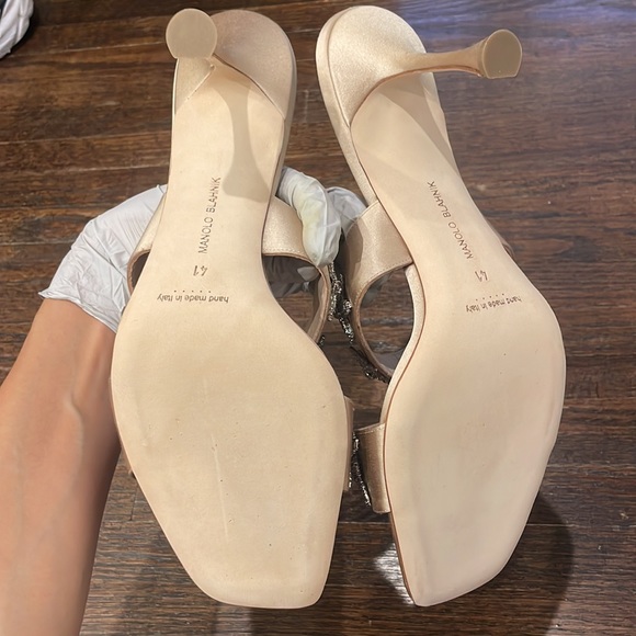 Manolo Blahnik NEW beautiful Star embellished Ostria 90mm satin sandals! - Picture 3 of 7